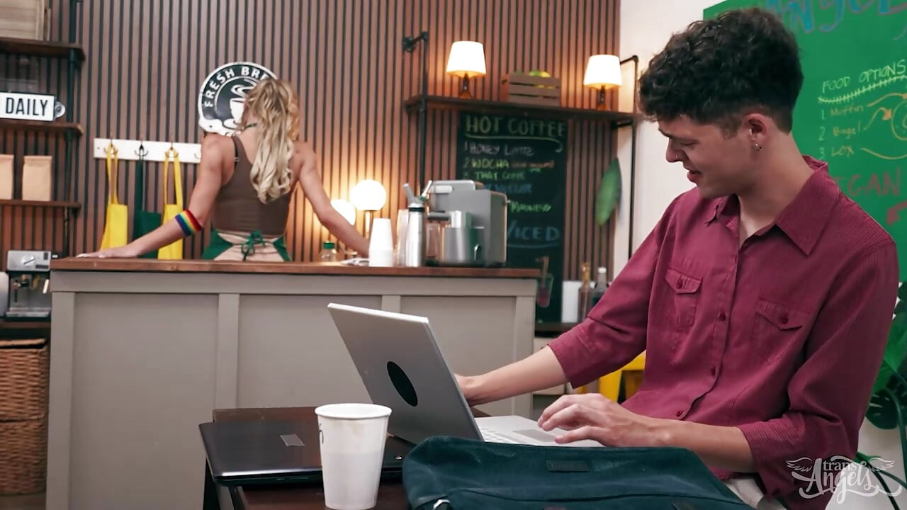 TRANS ANGELS - Jade Venus Eats Out Jayne Calloway’s Hole Before Deep Doggy And Cowgirl Riding