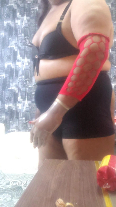 Transgender showing his big hips