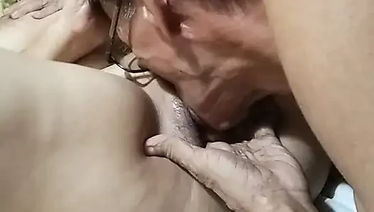 Video lengkap istriku yang cantik sampai memeknya muncrat dan aku muncrat di dalam memeknya