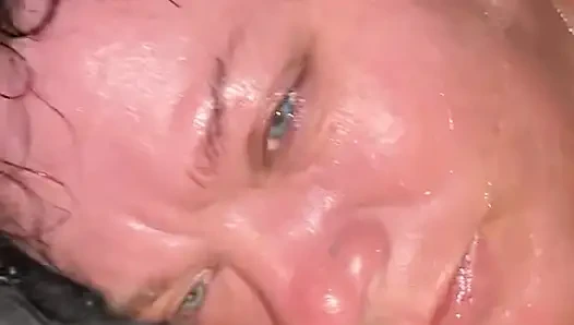 Луна давится