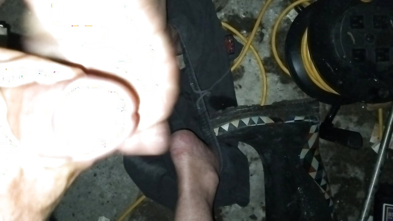 在浴缸裡