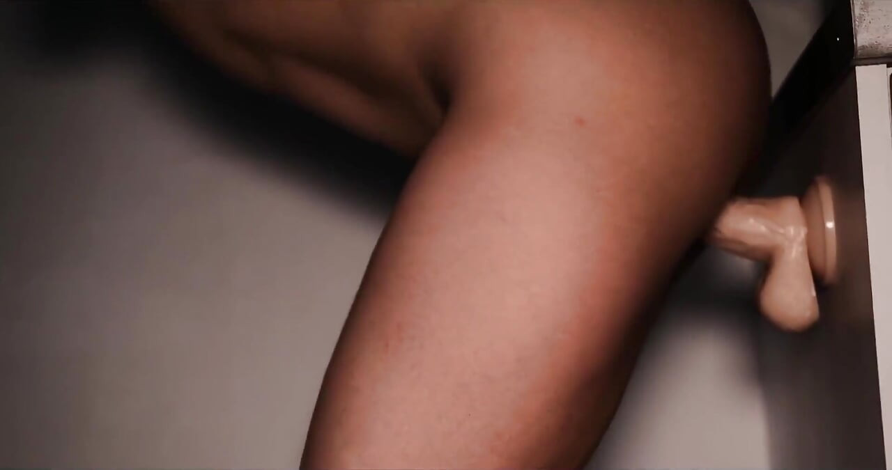 義理の兄弟のチンコをしゃぶって尻を見せる
