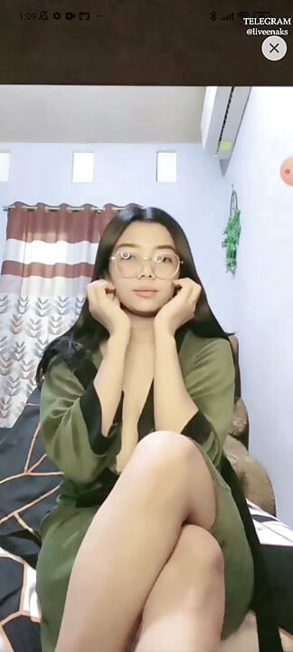 Indo Girl Big Masturbating