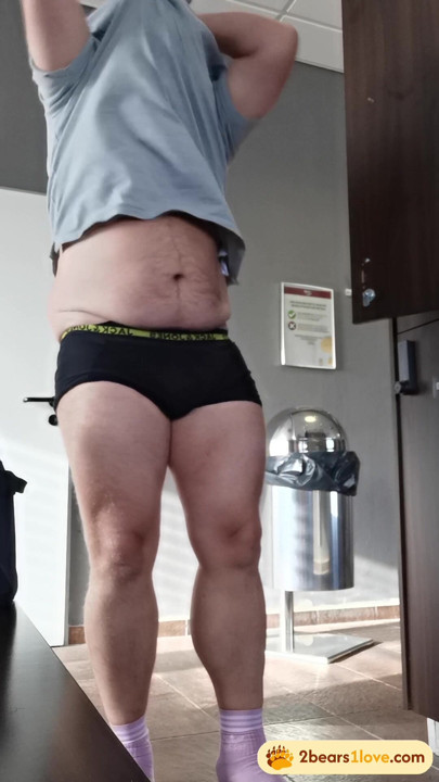 Getting horny in the gym