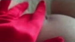 Gants en satin rouge