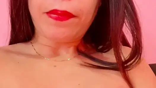 Давай, возьми меня, люби, я тотальная шлюшка.