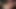 二人のセクシーなブロンドが遊び心のあるタッチでお互いをからかう