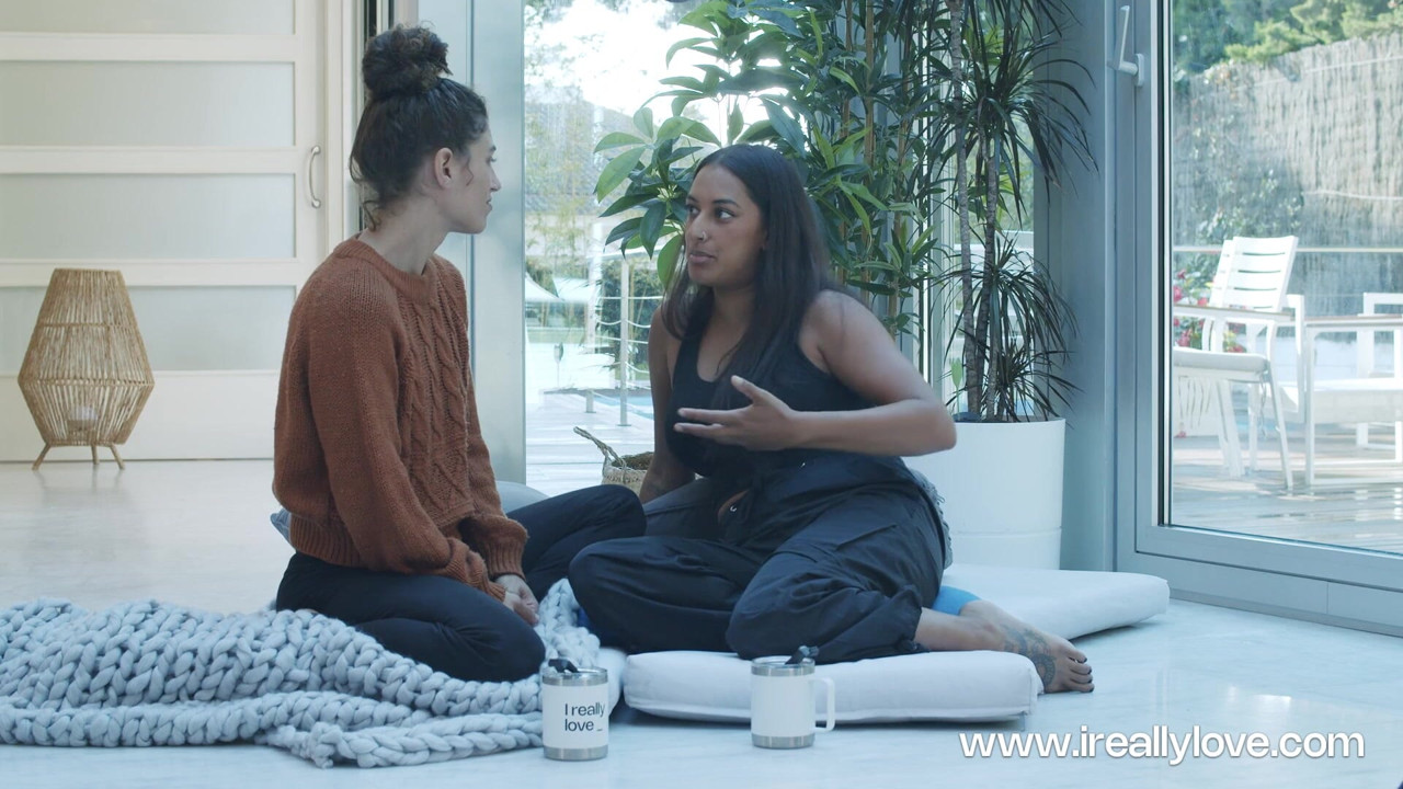 Squirting With Julia Trailer 3