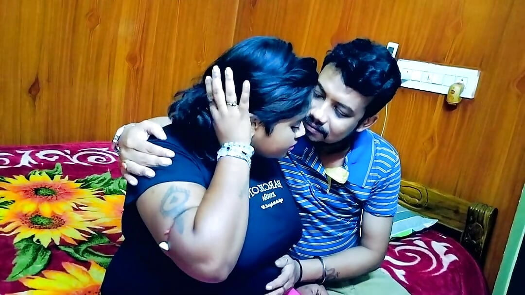 Właścicielka hard-core seks z dużymi desi dziewczyny