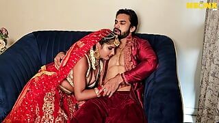 Yeni evli, desi çift balayında aşırı vahşi ve edepsiz sevişme şimdi Hintli porno izliyor