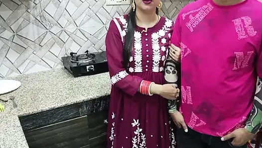 Ateşli Hintli kız sert çıplak sikişiyor