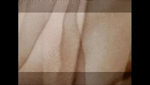 Fantastische sinnliche MILF gefickt und von großem retro-schwanz in den mund gespritzt