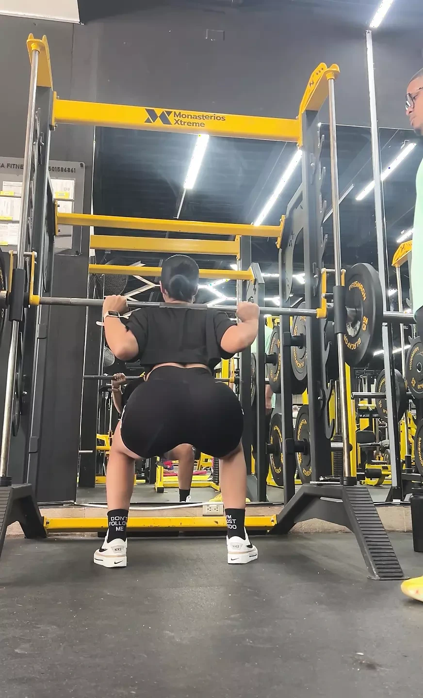 健身房的联系：化学和吸引力的一个下午