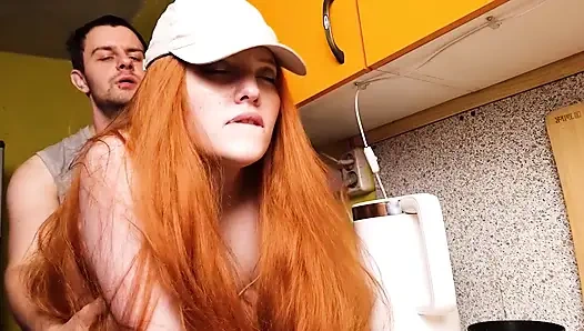 Ayah tiriku menghukumku gara-gara nilai malang di kampus