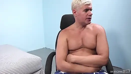 Соси его член, пока я лижу его яйца! Блэр Уильямс для Cassidy Banks являются величайшими паровозиком чемпионов всех времен!