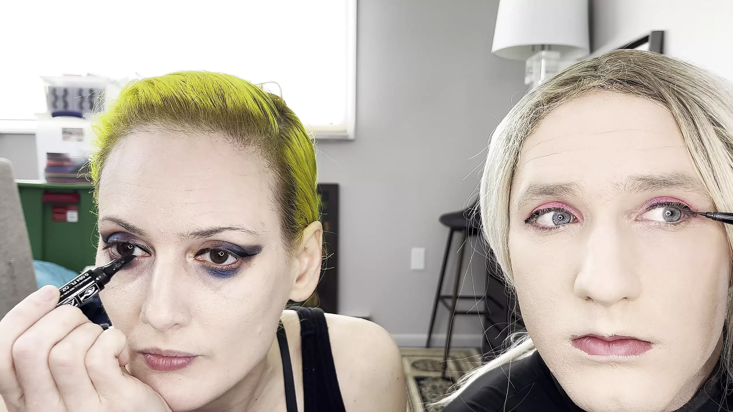 Transformasi makeover Drag Queen dan Woman - Belahan dada dan eyeliner