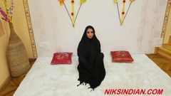 Muslimská žena ošukaná drsně do zadku a kundičky hinduistickým knězem