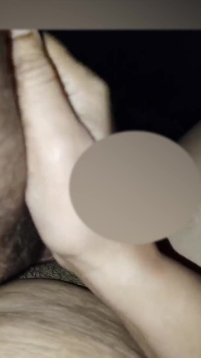 Schwägerin leckt muschi und drückt möpse | Clip 1