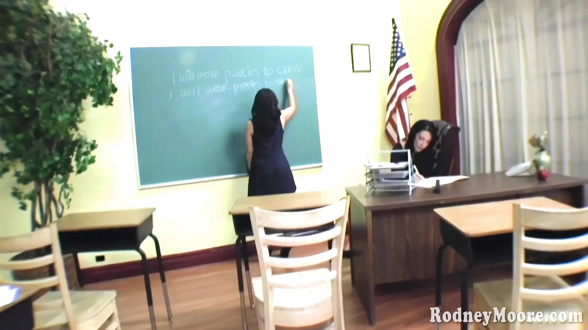 College threesome antics from aughties pornstars