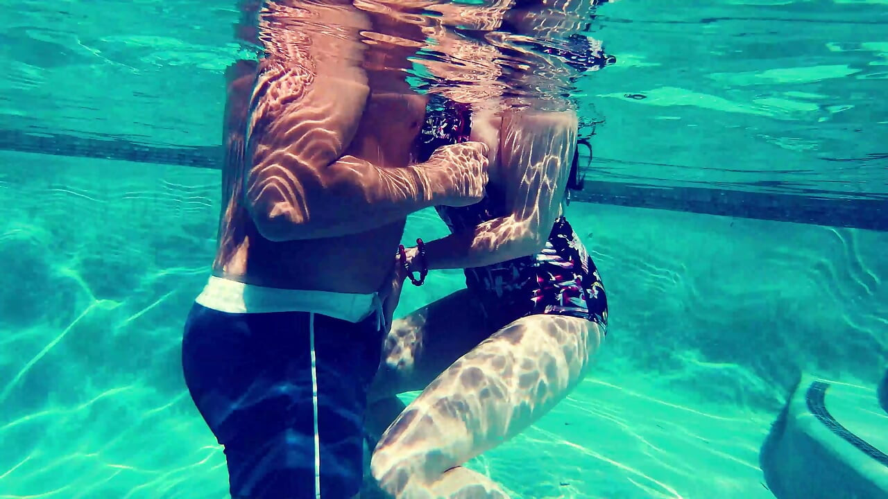 Intimidade com o garoto da piscina - close - filmes de preliminares