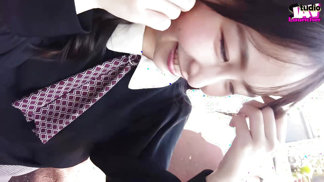 Office Heat-a Recruit-style Muse Mixes Her Sweet Voice with a Bold Outdoor Drink Chapter-2