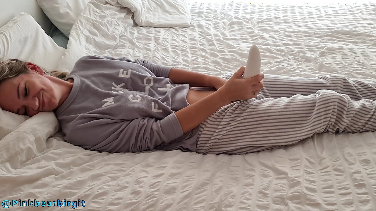 Cute Amateur Milf playing with huge vibrator