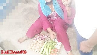 Vegetable bech rahi bhabhi ko patakar choda in clear hindi voice xxx indian desi bhabhi vegetables selling