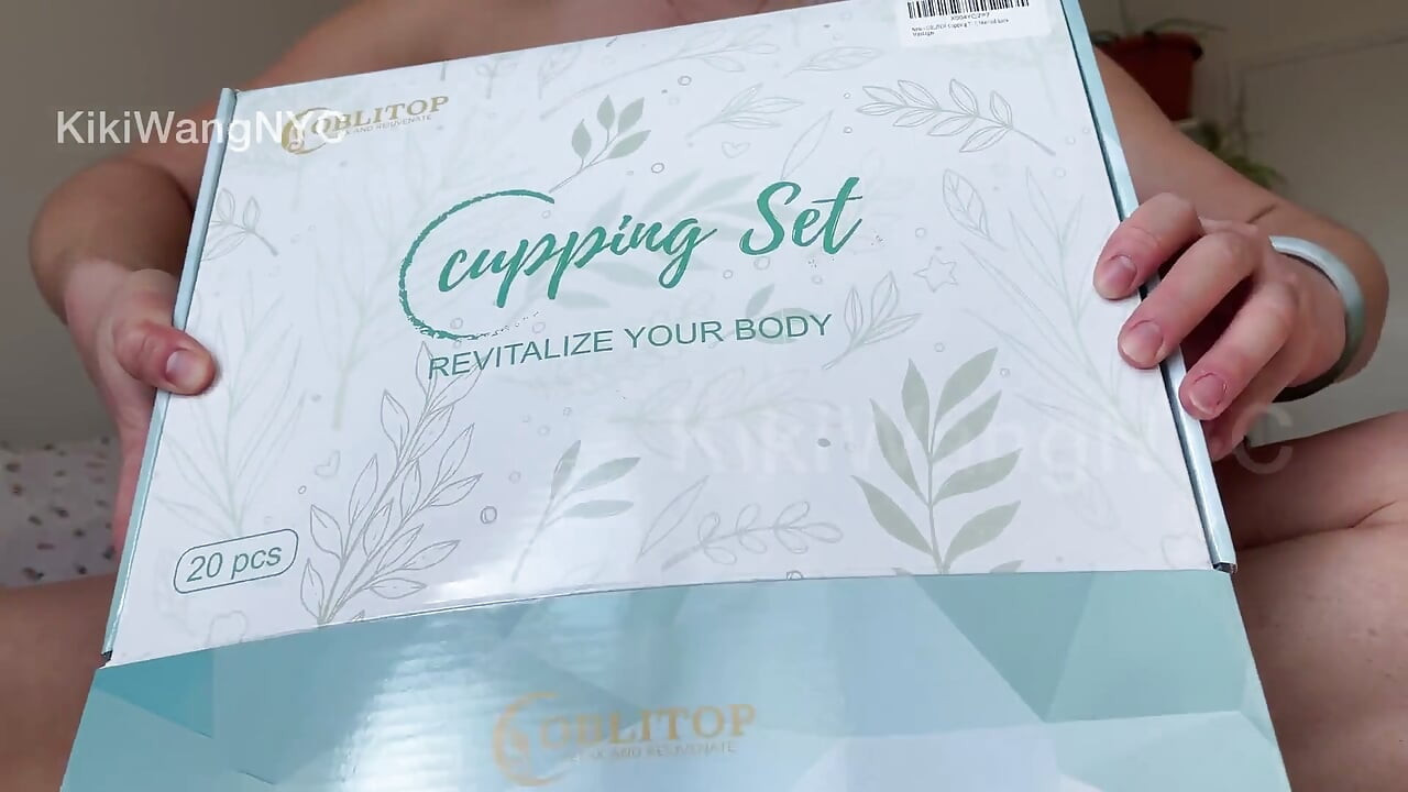 Asijská Ftm naolejovaná detailní bradavky kundička Pumpuje a cupping