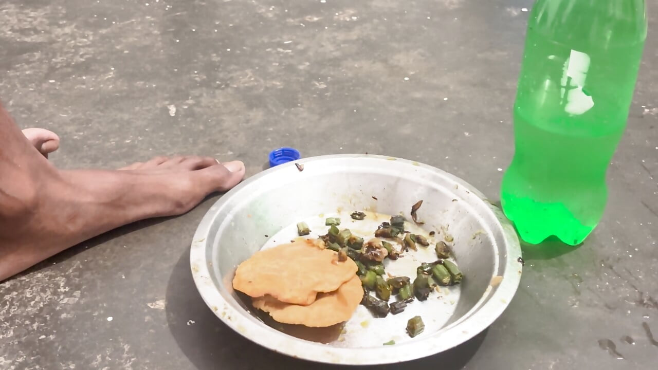 Ek kamre men desi larka maastarbeshan