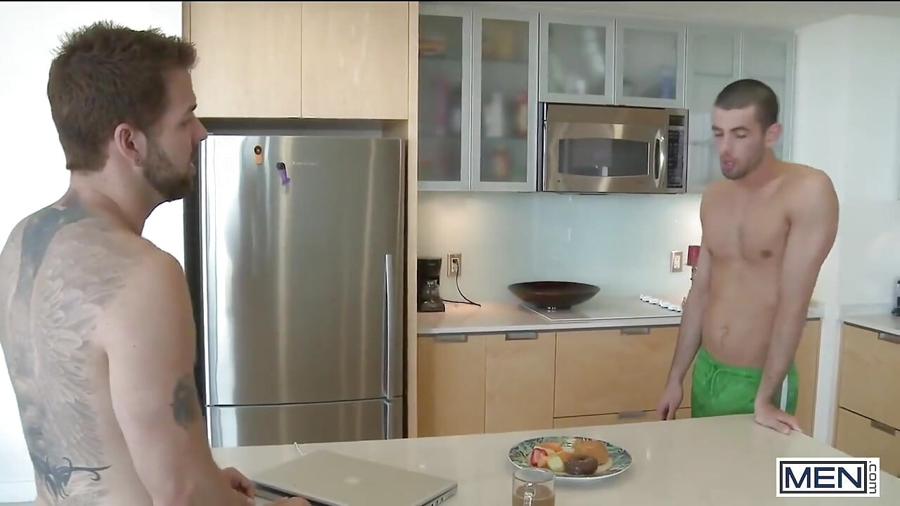 MEN - Jake Steel, Preston Steel are more than roomates, and get caught looking