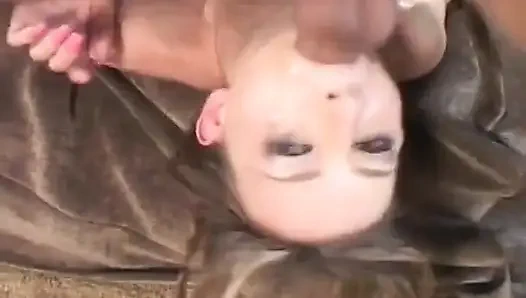 Fransa'dan üniversiteli sürtük yüzünü siktiriyor