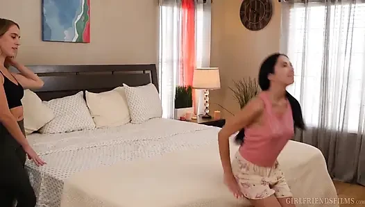 Alex coal ngentot semalam suntuk sama pembawa acara airbnb seksi - girlfriendsfilms