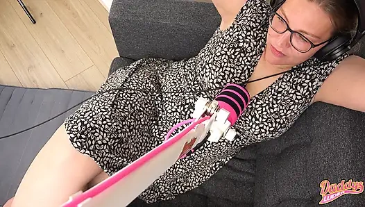 Dirty Talk Reaction Video mit Fick-ASMR meiner feuchten Fotze und Creampie auf mein Kommando