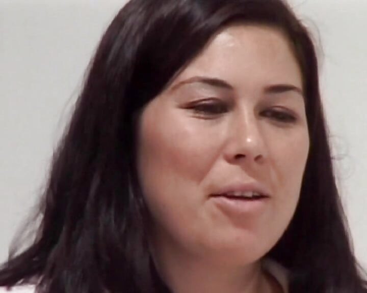 Păpuși franceze cu forme perfecte care se distrează lesbian pe platou