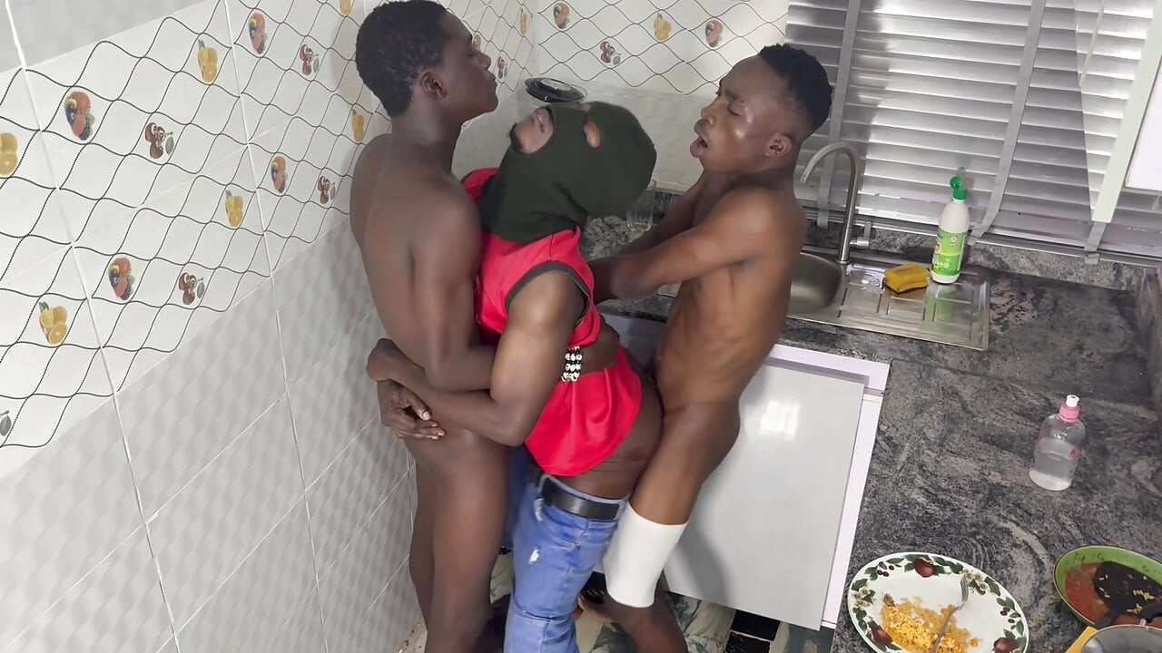 Dl Bottom Gets Fucked by Two Black Boys