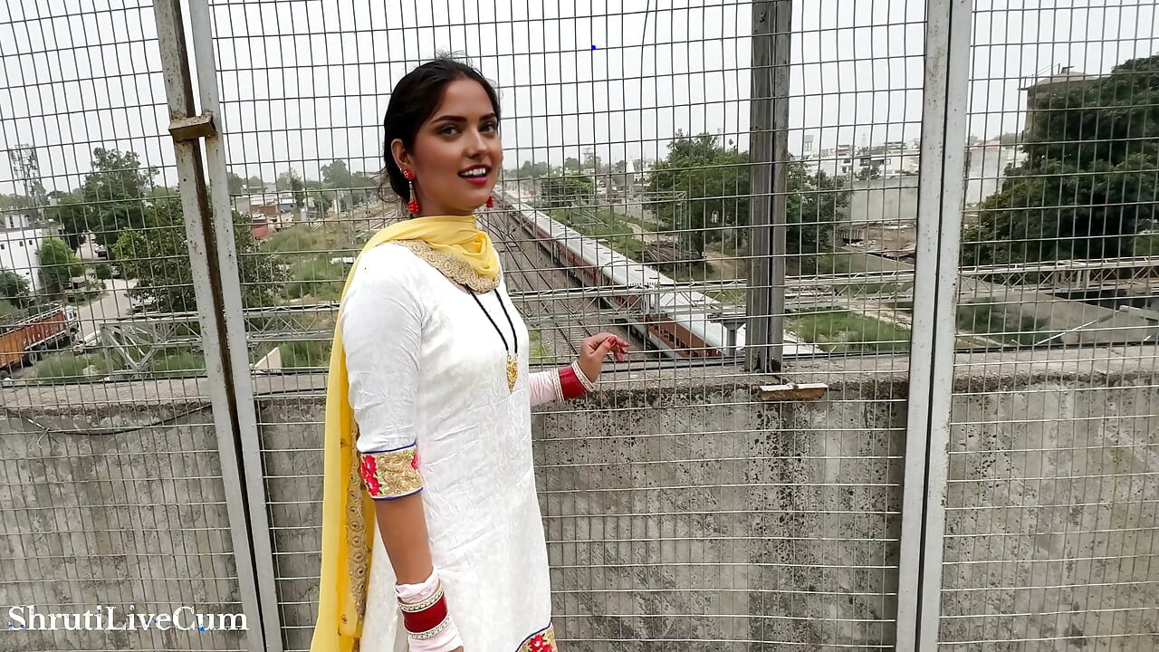 After returning from the market, the beautiful village bhabhi started teasing me Hindi Dirty talk ShrutiLiveCum