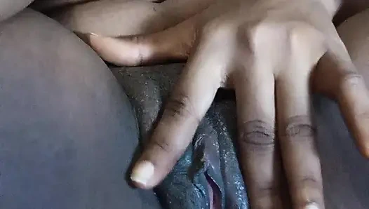 Fingering my honeypot