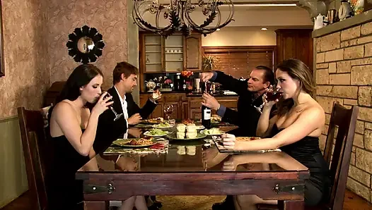 Devote Herrin, Unterwerfung Mit Doppelter Penetration