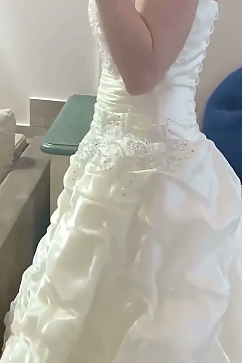 My Wedding Succeeded, I Was Fucked by My Husband's Friend