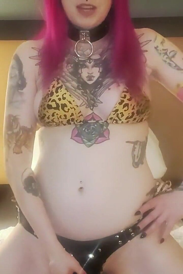 Lady Lazarus strapon kuningatar