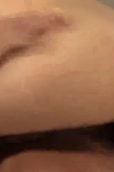 ابنة زوجة فضولية تم القبض عليها وهي تقرأ مذكراتها الجنسية عن زوج الأم