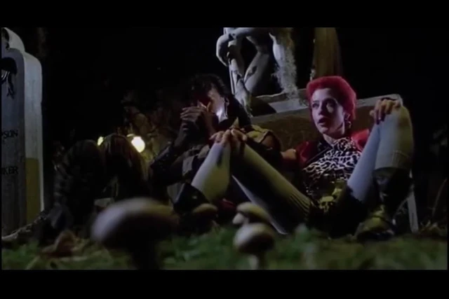 Linnea Quigley in Return of the living