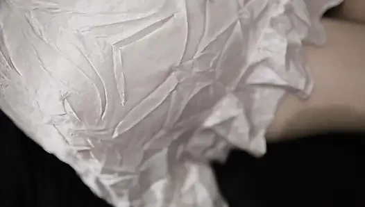 Cewek india berhijab dengan lingerie mengkilap dengan lingerie seksi dan pantat montok dicrot di dalam