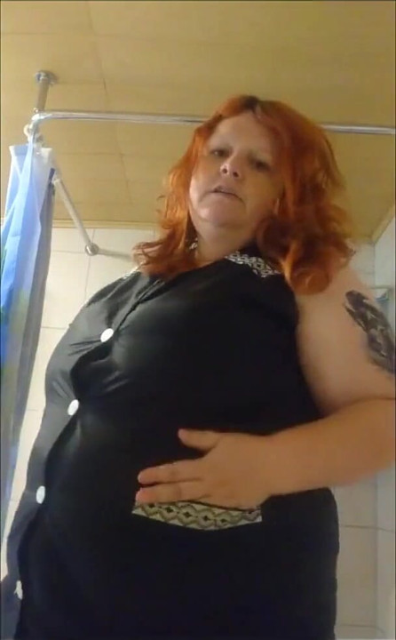 Se mig, en varm SSBBW, tage et bad.