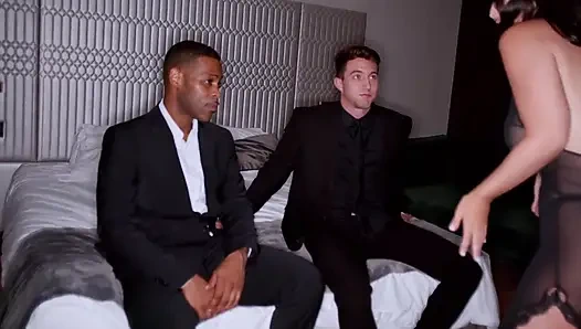 Seks threesome bareng la sirena 69 yang berakhir dengan seks threesome hot