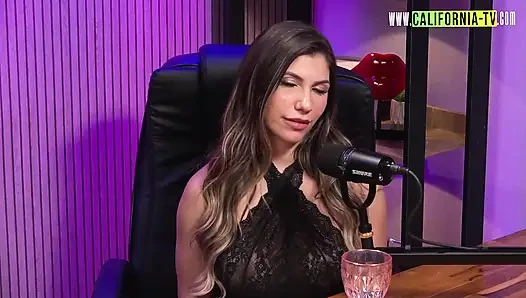 Подкаст с латинской красоткой Alexia Dhein