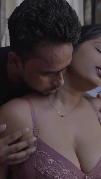 Melihat seorang awek bersendirian di taman, air keluar dari zakar budak itu. | Klip 2