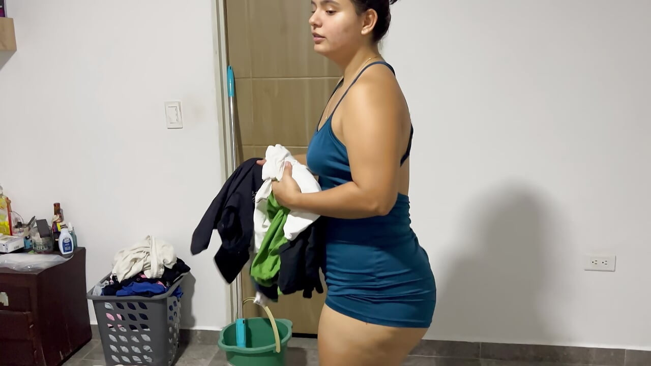 Η ΥΠΗΡΈΤΡΙΑ ΖΗΤΆΕΙ ΑΎΞΗΣΗ ΚΑΙ ΠΡΈΠΕΙ ΝΑ ΚΑΘΑΡΊΣΕΙ ΤΟ ΓΆΛΑ ΜΟΥ - POV