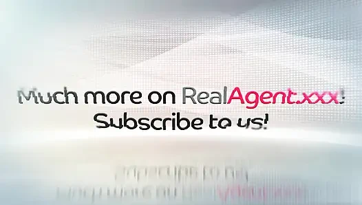 Atemberaubende junge lesben machen sich die nassen fotzen der anderen mit gelbem dildo