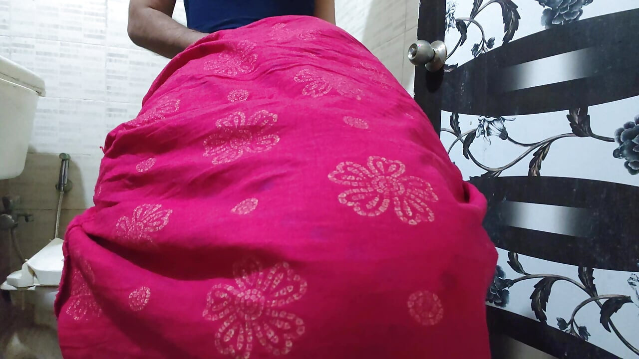 Bhabhi ko toilet mai hi choda diya devar ne